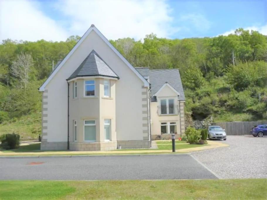 Beautiful Loch Side Apartment With Panoramic Views Fort William Exterior foto